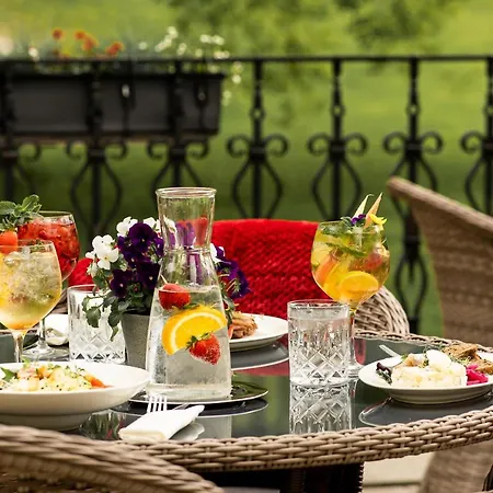 Padise Manor (Adults Only) Падизе