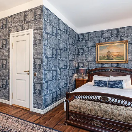 Manor (adults Only) *