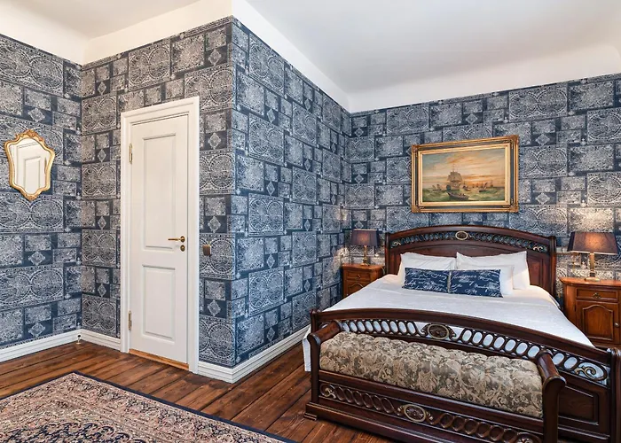 Manor (adults Only) *